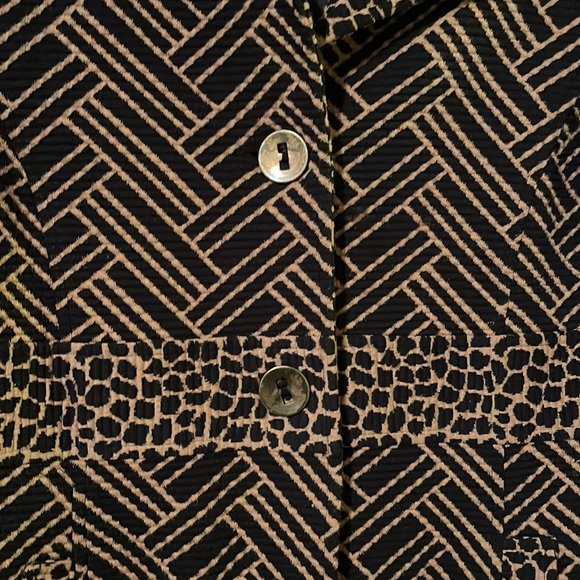 Abstract print coat.  Size medium. Cheryl Nash brand. Good condition - Picture 2 of 4